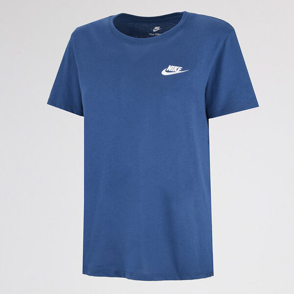 Remera Nike Sportswear Club Essentials Mujer