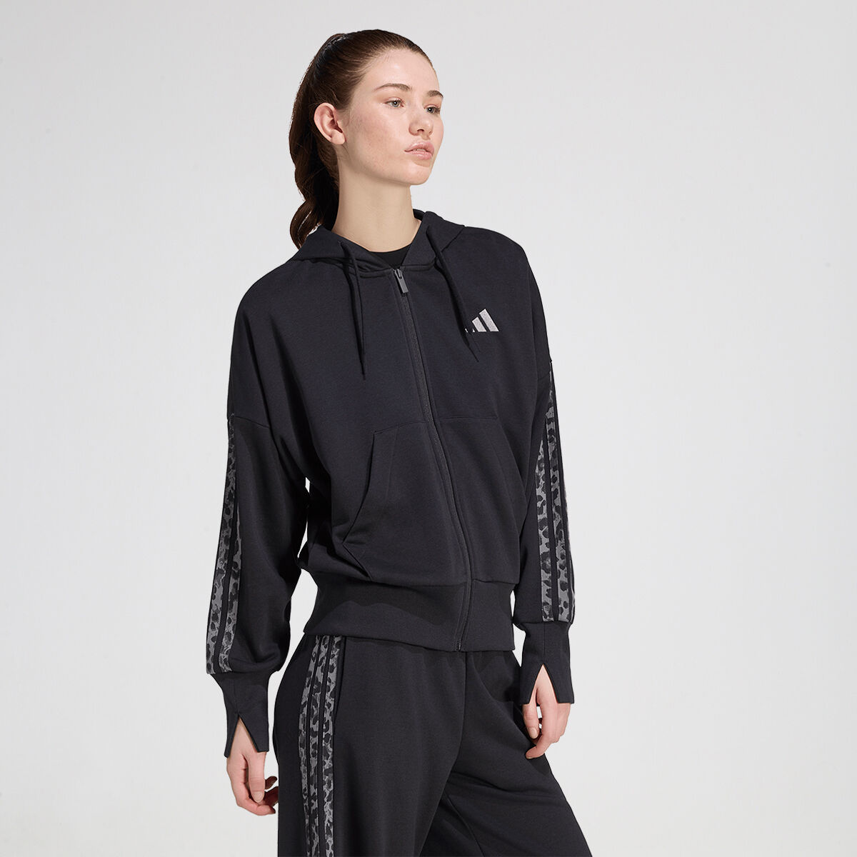 Buzo con Cierre adidas Seasonal Essentials Animal 3 Tiras Mu...