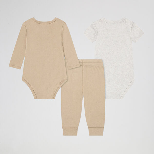 Conjunto Nike Essentials Infantil