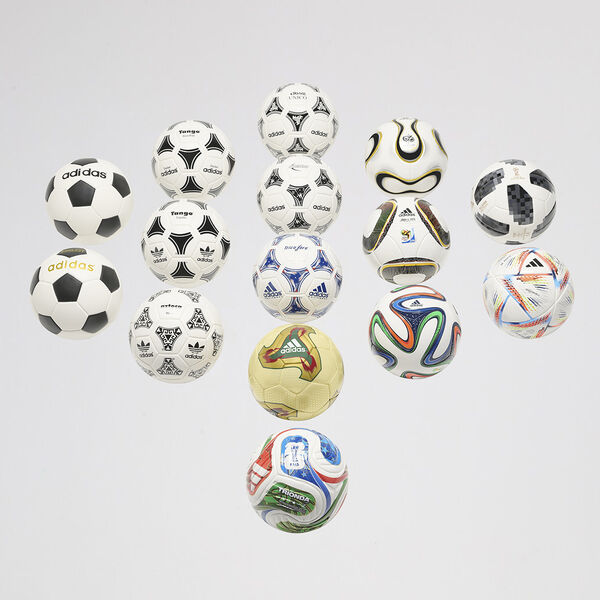 Set de Pelotas adidas Mini Historical Copa Mundial de la FIFA&trade;