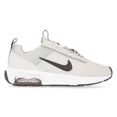Shed Pick up leaves Muddy Nike | Dexter