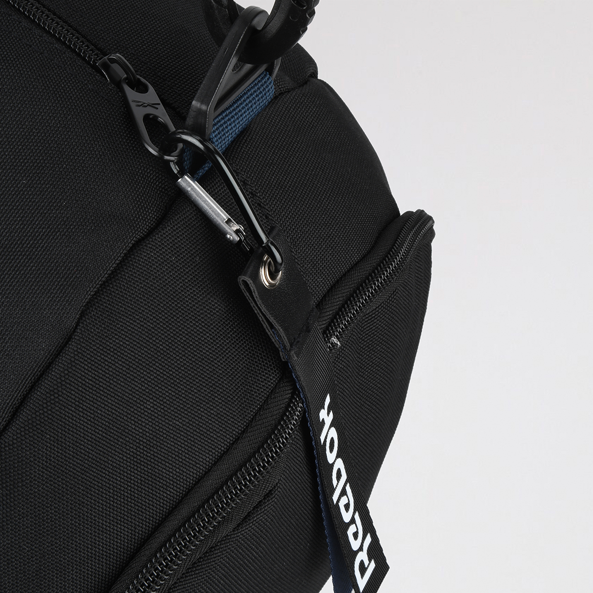 Bolso Reebok Pads Antideslizantes,  image number null