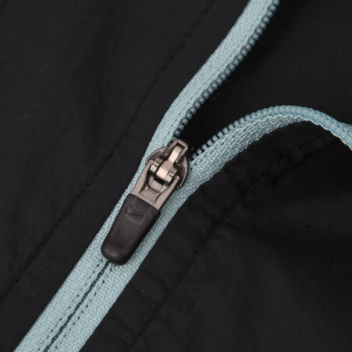 Campera Running Nike Rompevientos UV Repel Stride Hombre,  image number null