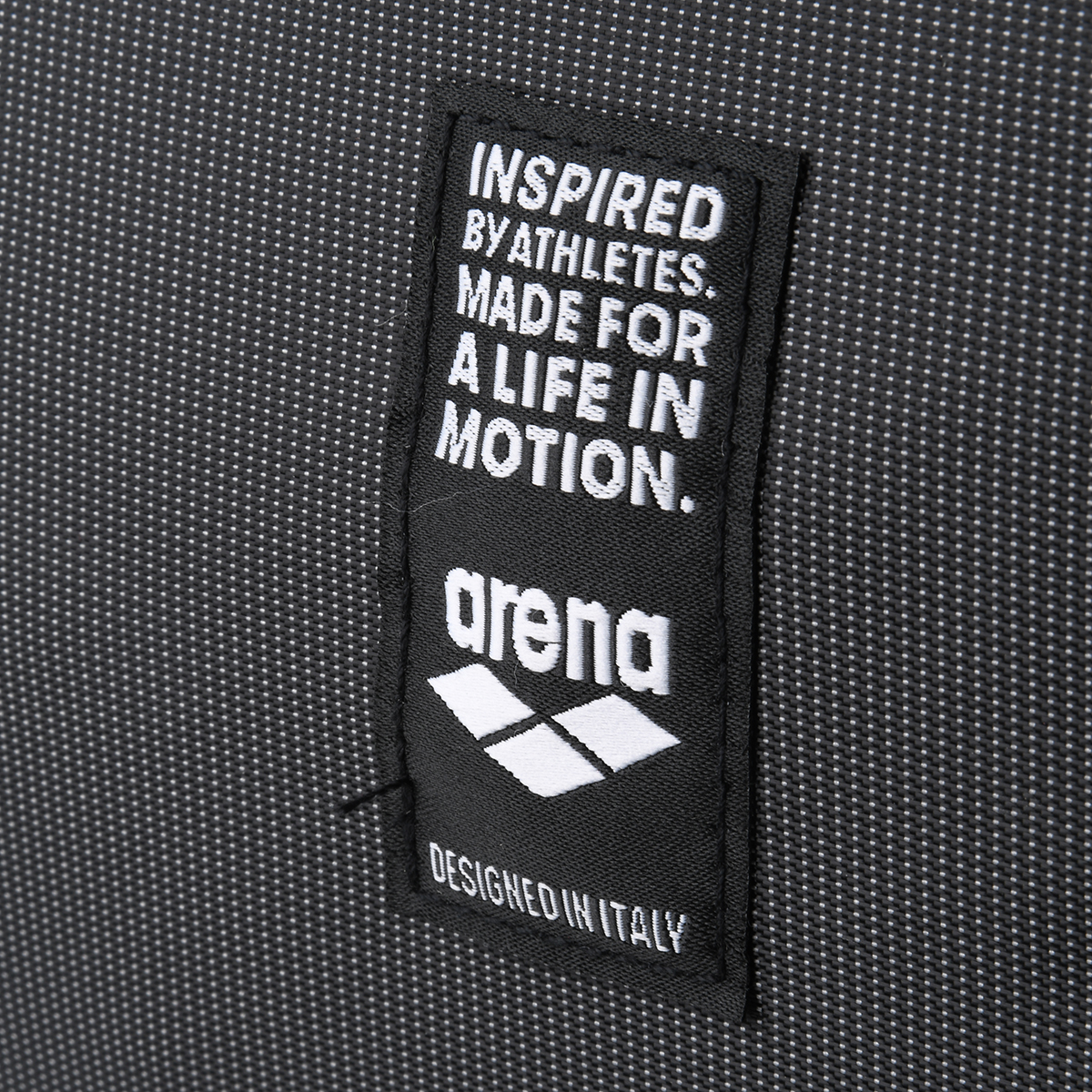 Bolso Arena Spiky con correa ajustable,  image number null