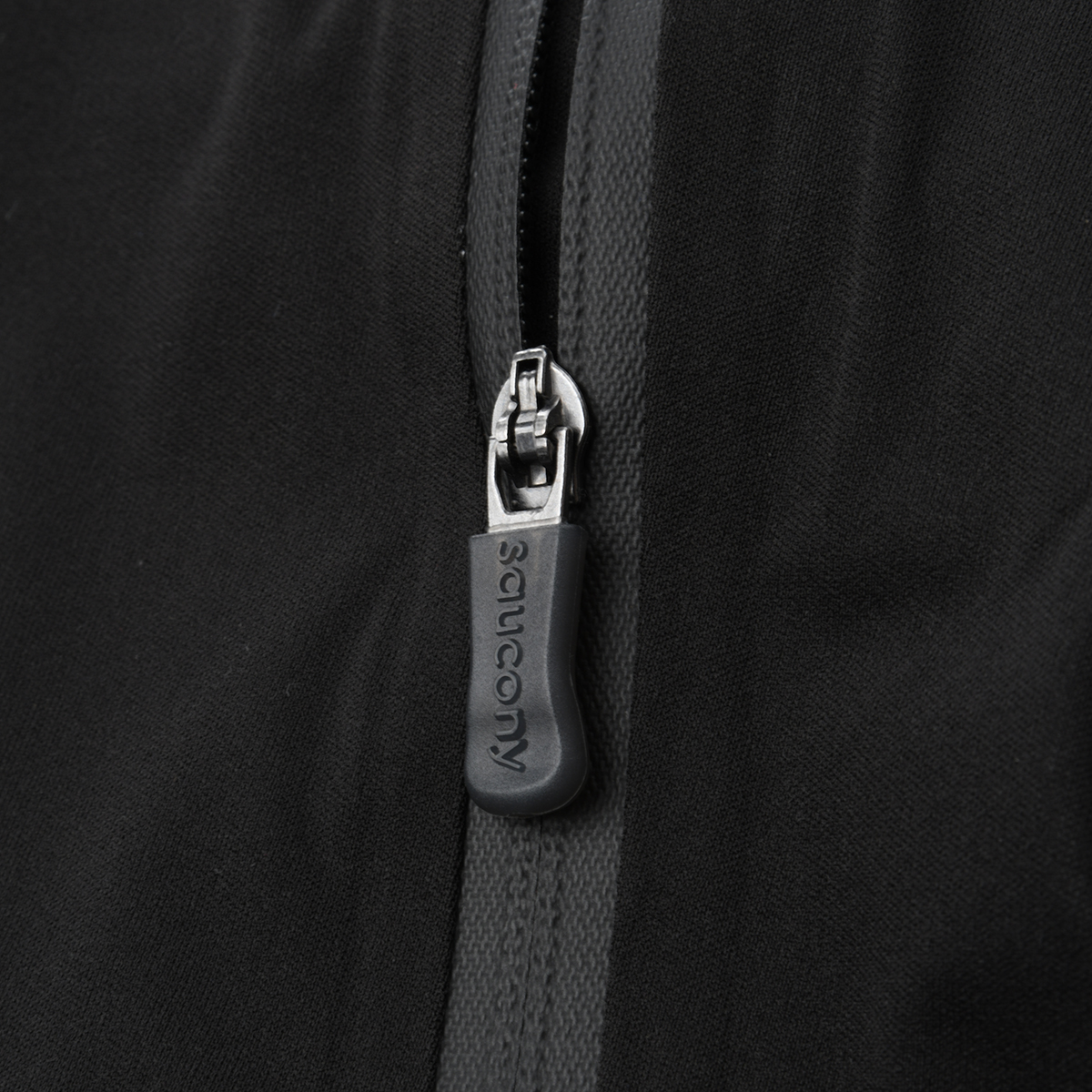 Campera Entrenamiento Saucony Rompeviento Hurricane Mujer,  image number null