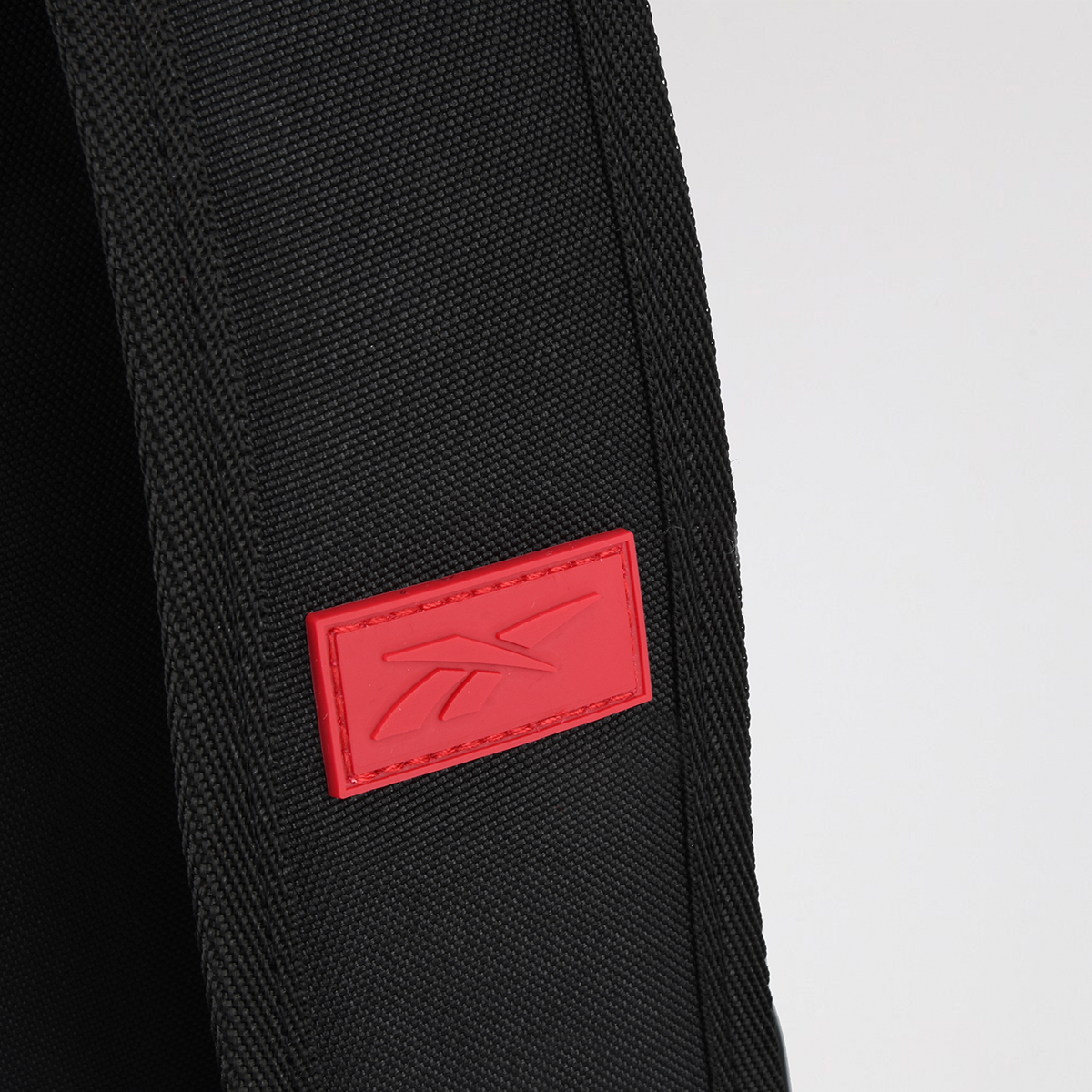 Mochila Reebok 17 Pulgadas con Bolsillo Frontal Poli&eacute;ster,  image number null