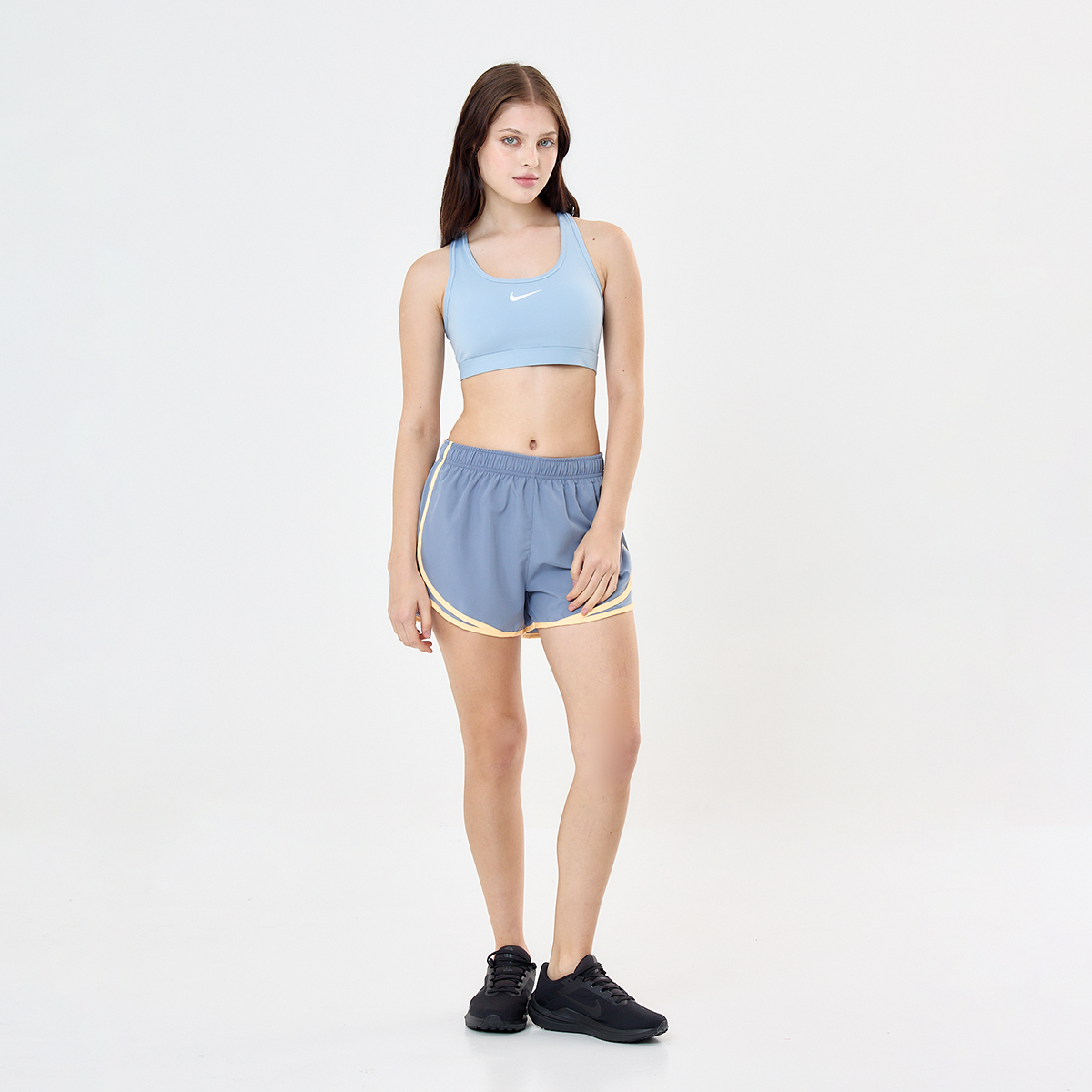 Top Entrenamiento Nike Swoosh Medium Support Mujer,  image number null