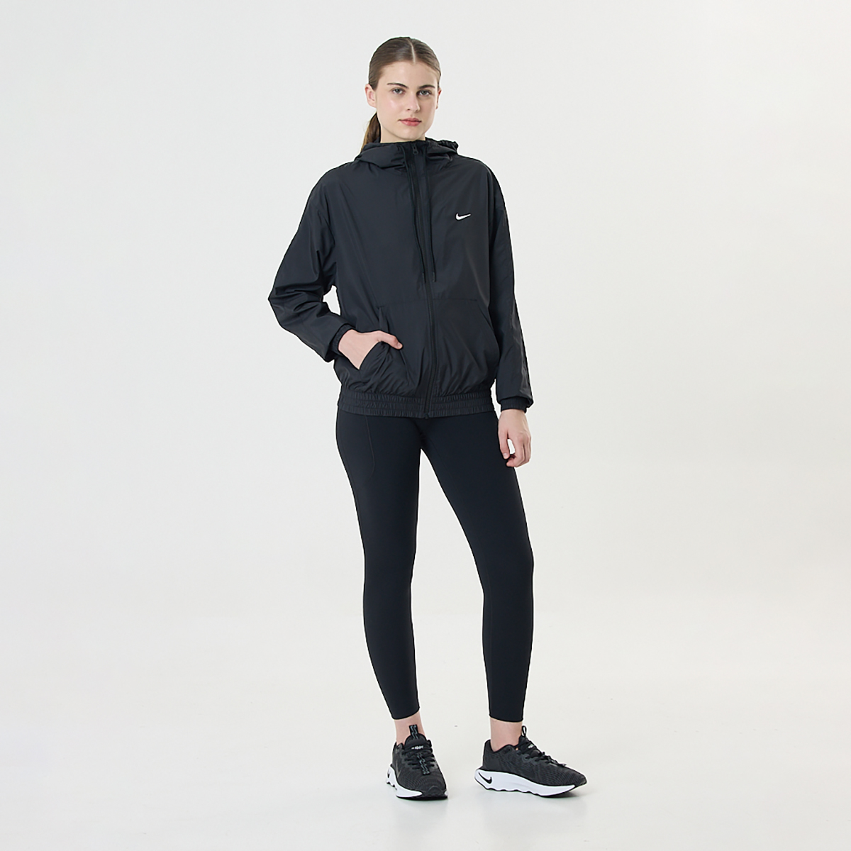 Campera Nike Rompevientos Essential Hd Mujer,  image number null