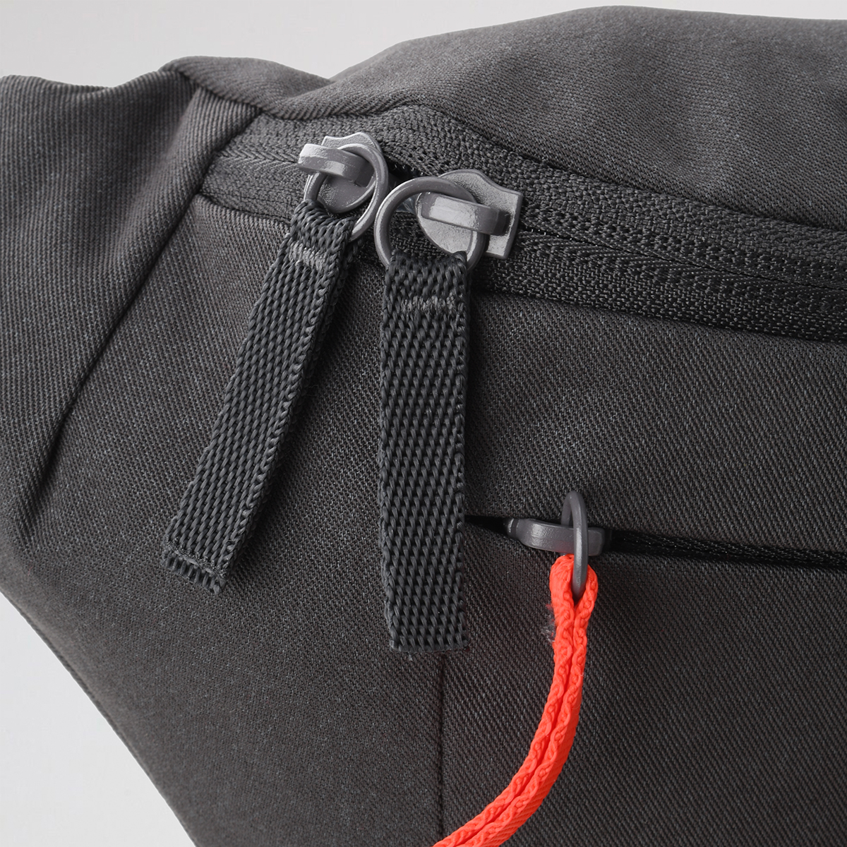 Ri&ntilde;onera adidas Audi Formula One Team,  image number null