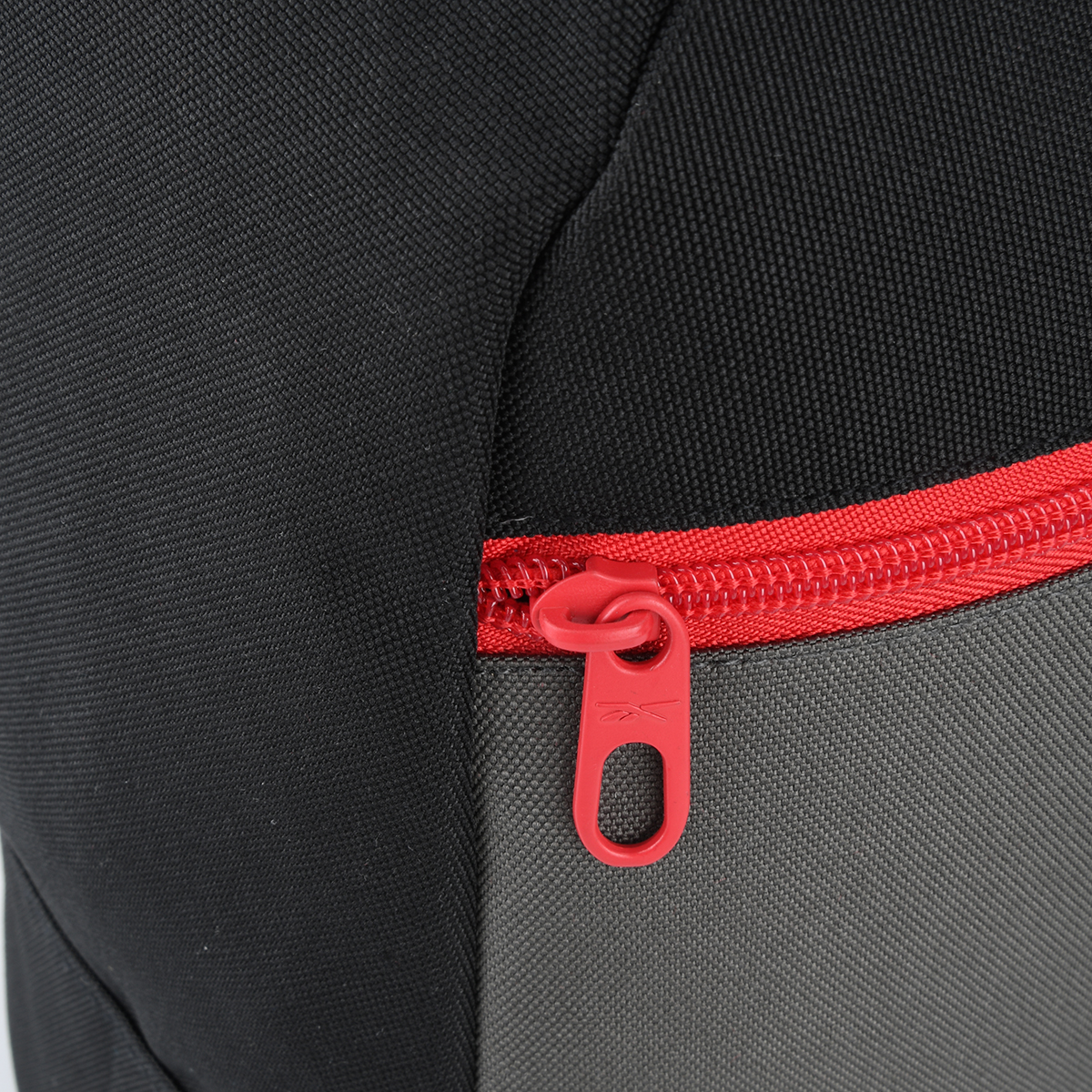 Mochila Reebok 17 Pulgadas con Bolsillo Frontal Poli&eacute;ster,  image number null