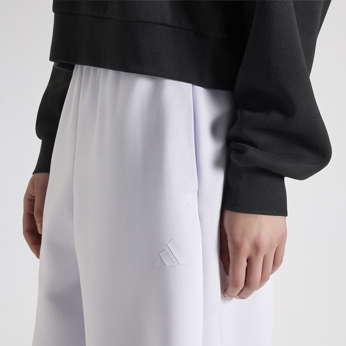 Pantal&oacute;n adidas Soft Lux Pierna Recta Mujer,  image number null