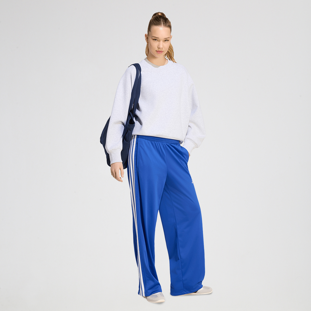 Pantal&oacute;n adidas Dayready Pierna Ancha Mujer,  image number null