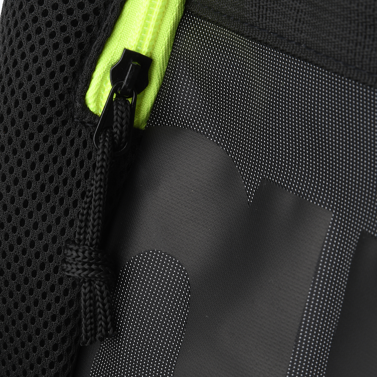 Bolso Arena Spiky con correa ajustable,  image number null