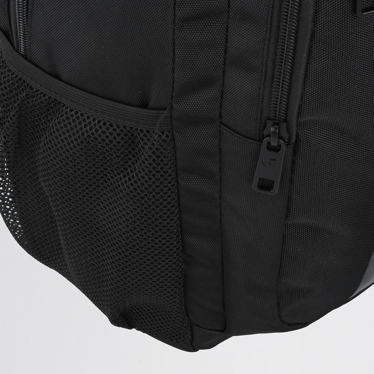 Mochila Head Porta Notebook con bolsillos de malla,  image number null