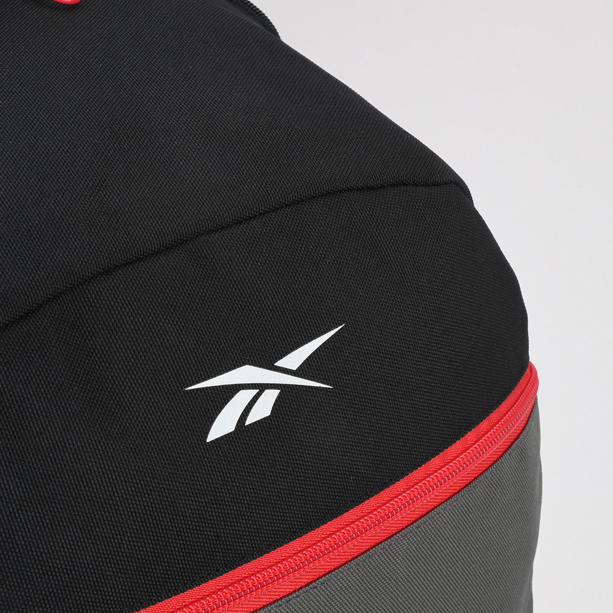 Mochila Reebok 17 Pulgadas con Bolsillo Frontal Poli&eacute;ster,  image number null