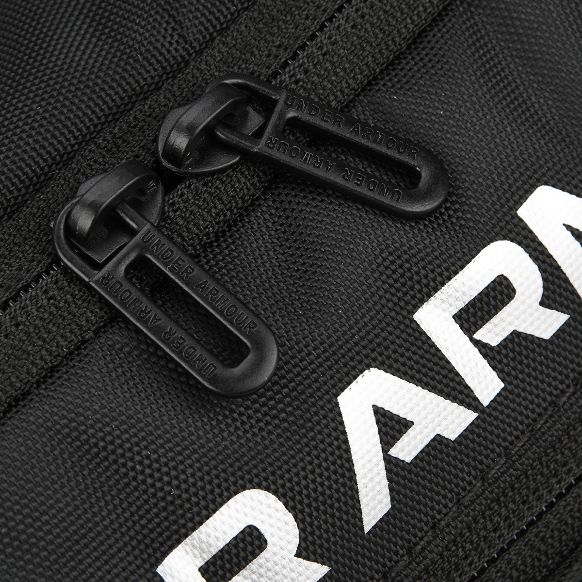 Bolso Under Armour Contain Travel Kit,  image number null