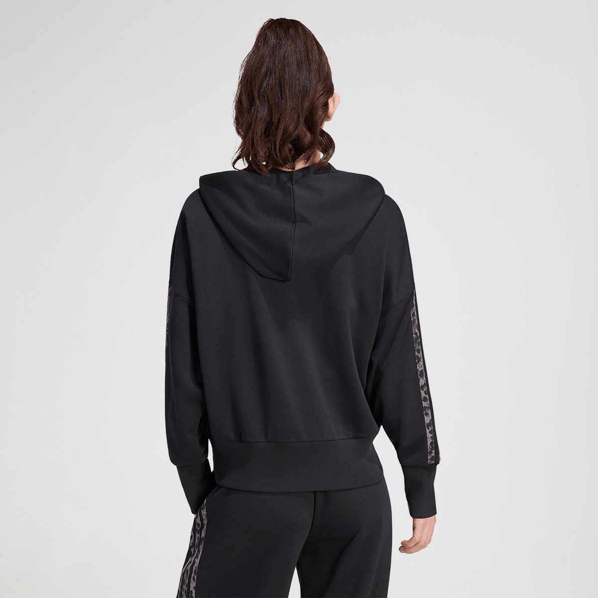 Buzo con Cierre adidas Seasonal Essentials Animal 3 Tiras Mujer,  image number null