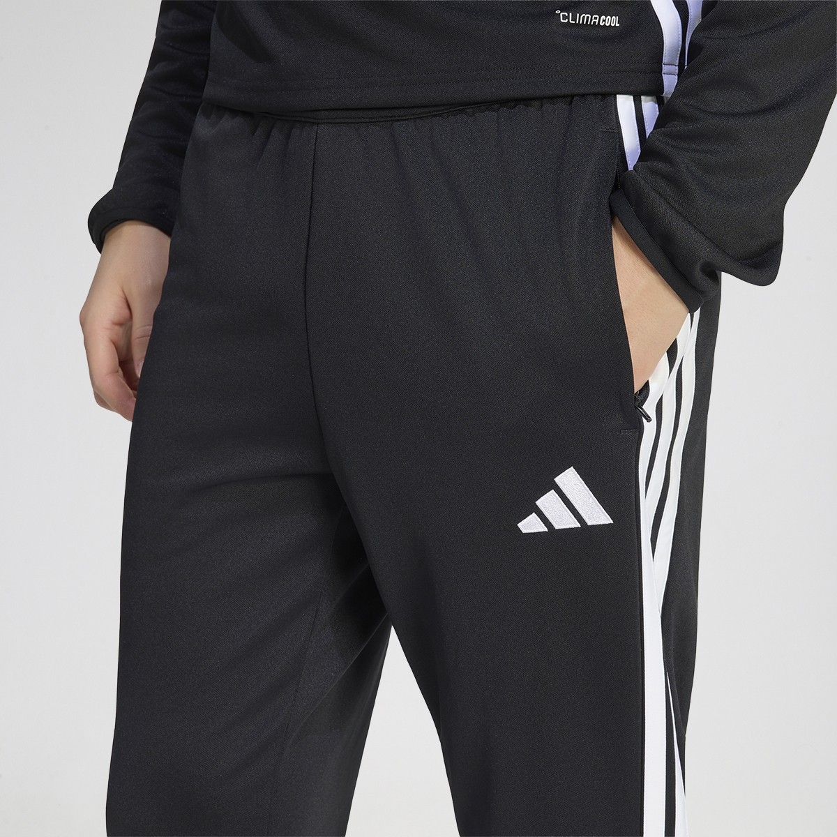 Pantal&oacute;n Entrenamiento adidas Tiro 26 Essentials Hombre,  image number null