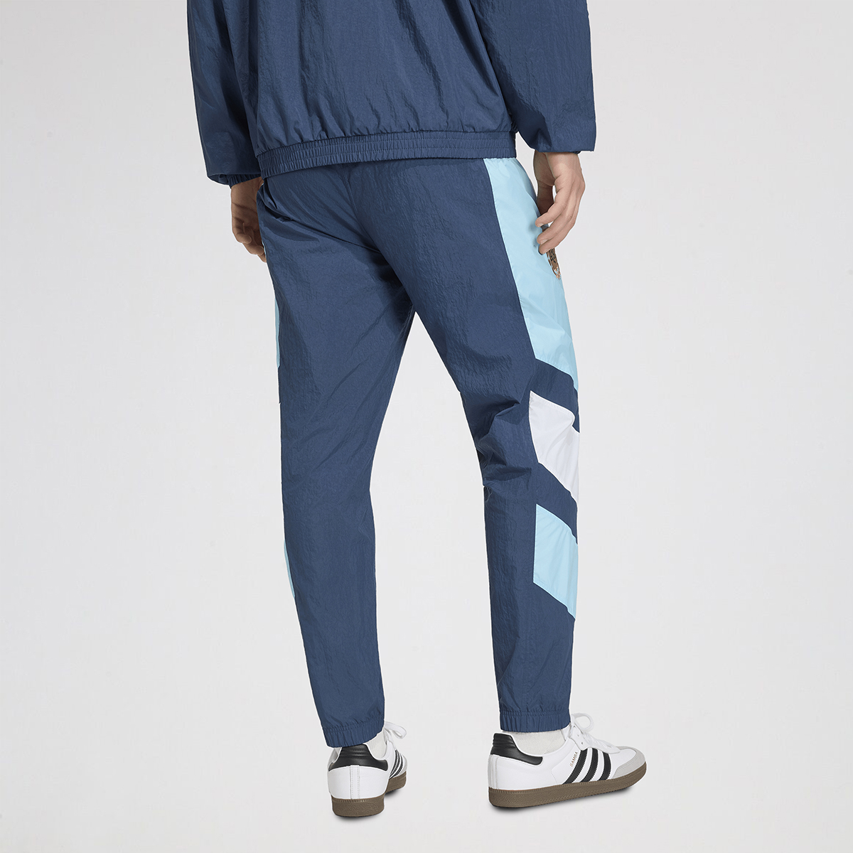 Pantal&oacute;n Argentina adidas EQT Hombre,  image number null