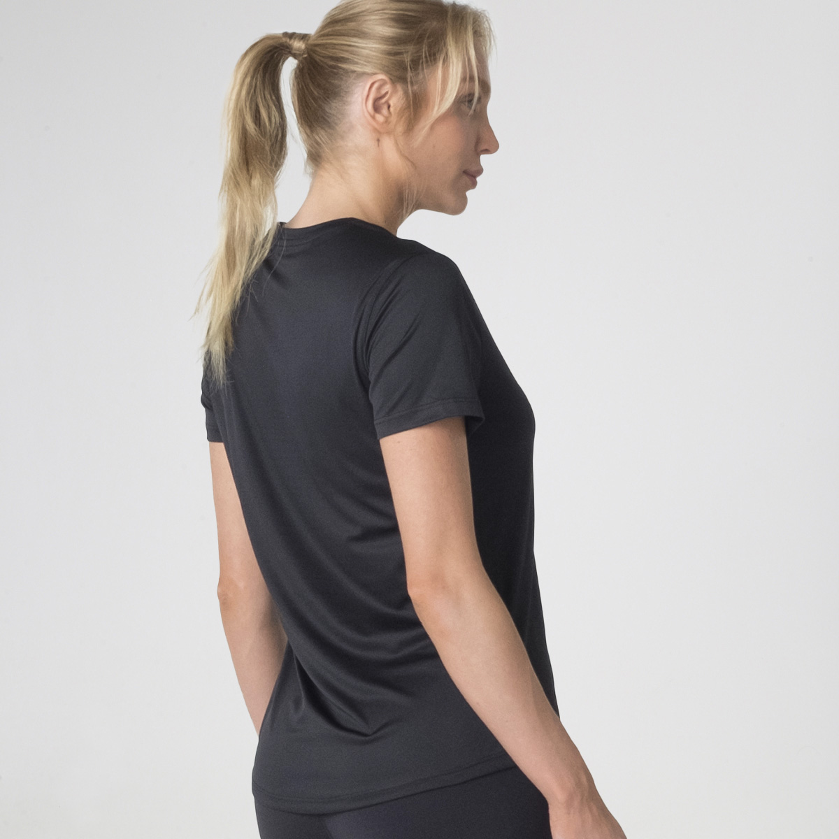 Remera Entrenamiento Fila Basic Sports III Mujer,  image number null