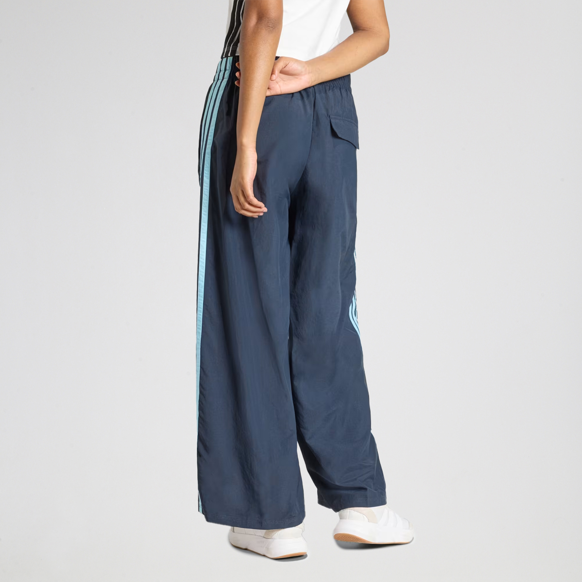 Pantal&oacute;n adidas Essentials 3 Tiras Mujer,  image number null