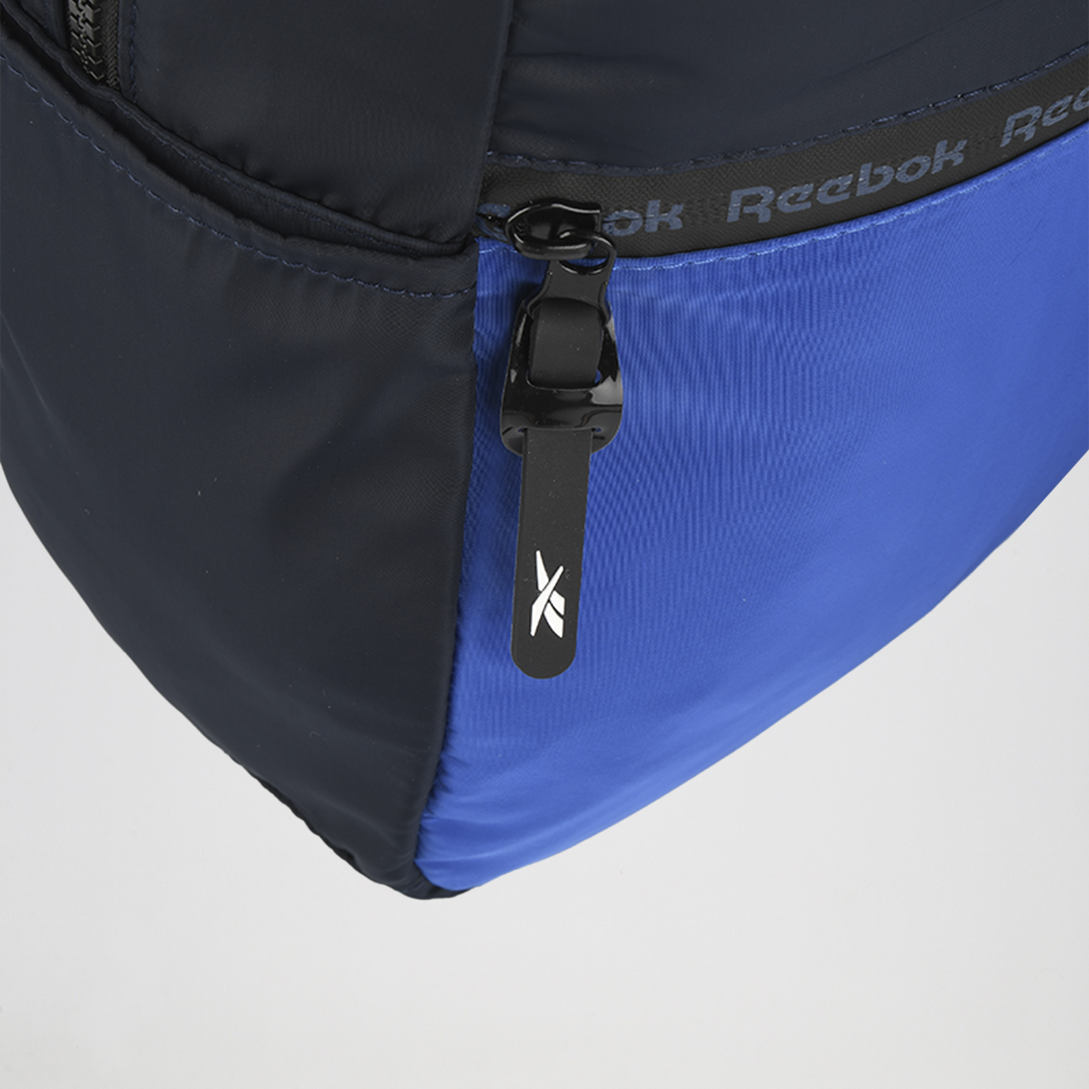 Mochila Reebok Nylon Tiras Ajustables,  image number null