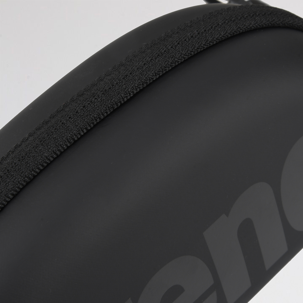 Estuche Nataci&oacute;n Arena Goggle Case,  image number null