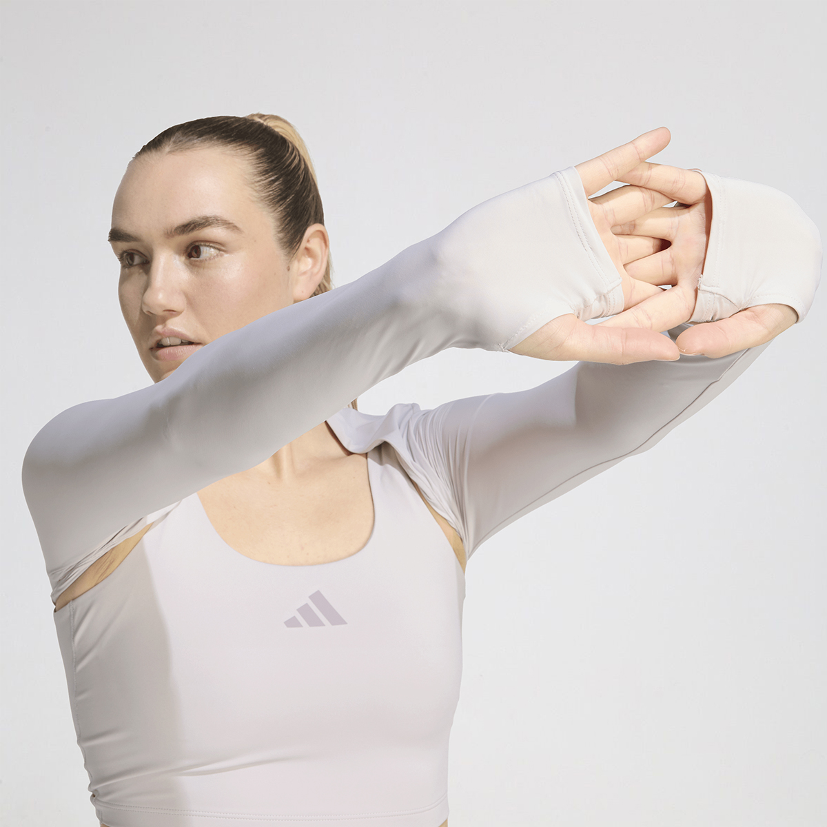 Remera Entrenamiento adidas PrimeLift Essentials Contour Mujer,  image number null