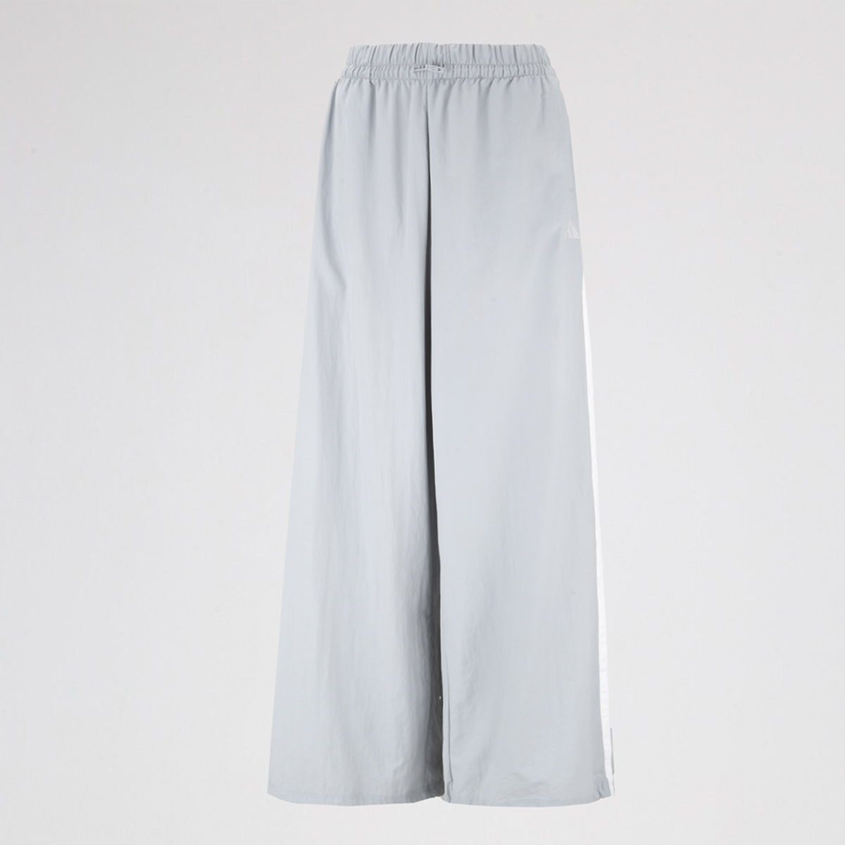 Pantal&oacute;n adidas Essentials 3 Tiras Parachute Mujer,  image number null