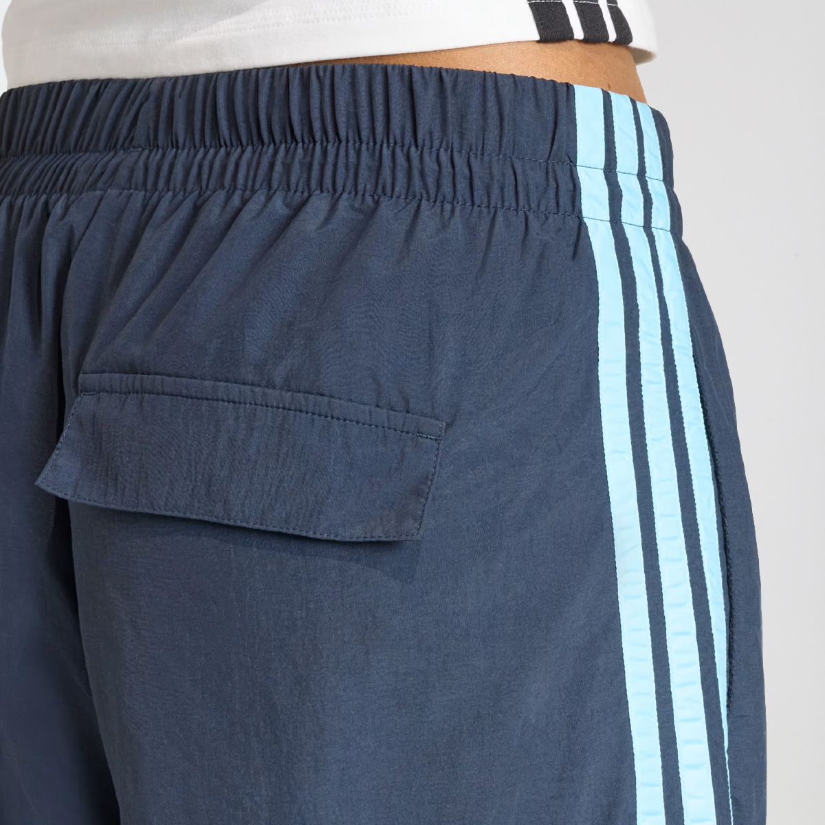 Pantal&oacute;n adidas Essentials 3 Tiras Mujer,  image number null