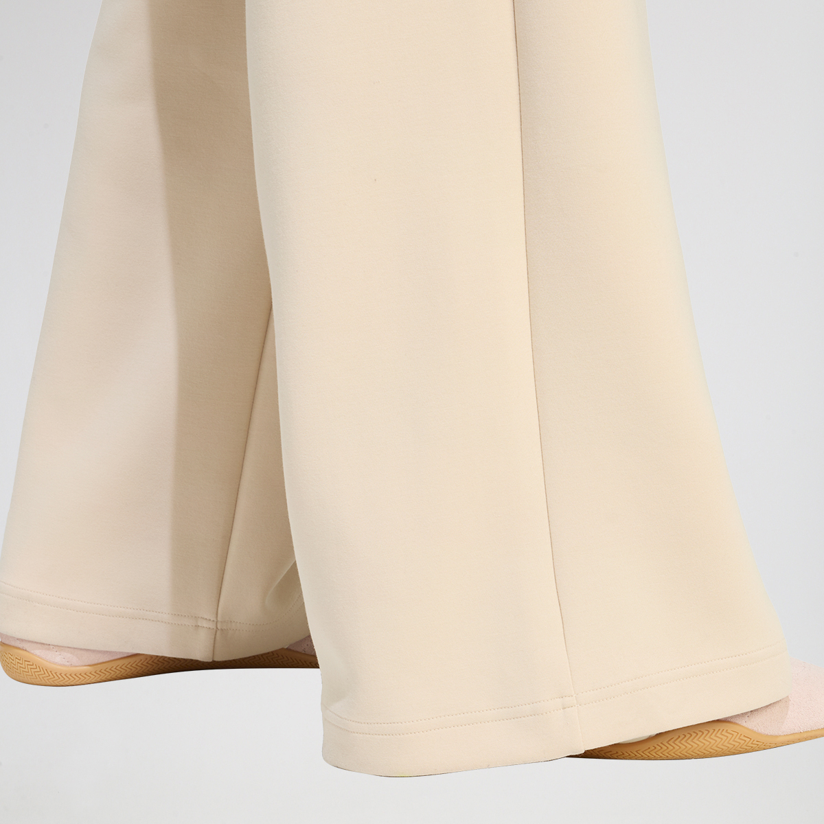 Pantal&oacute;n adidas Soft Lux de pierna recta Mujer,  image number null