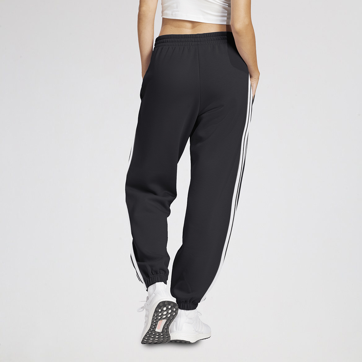 Pantalón adidas Essentials Cuffed 3 Tiras Mujer,  image number null