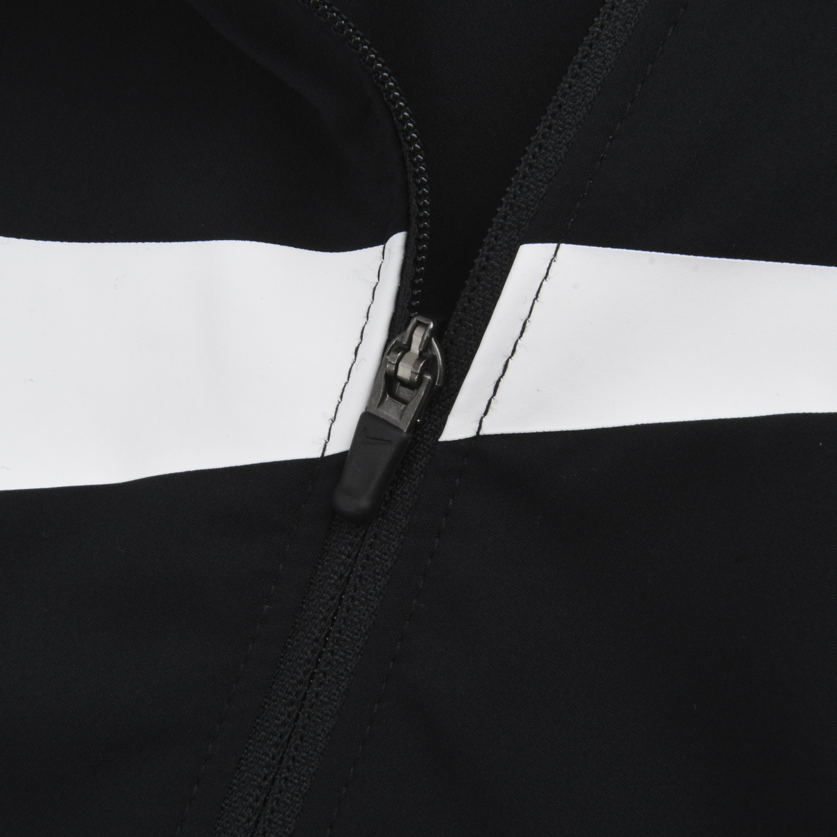 Buzo Nike Tempo Swoosh Run Mujer,  image number null