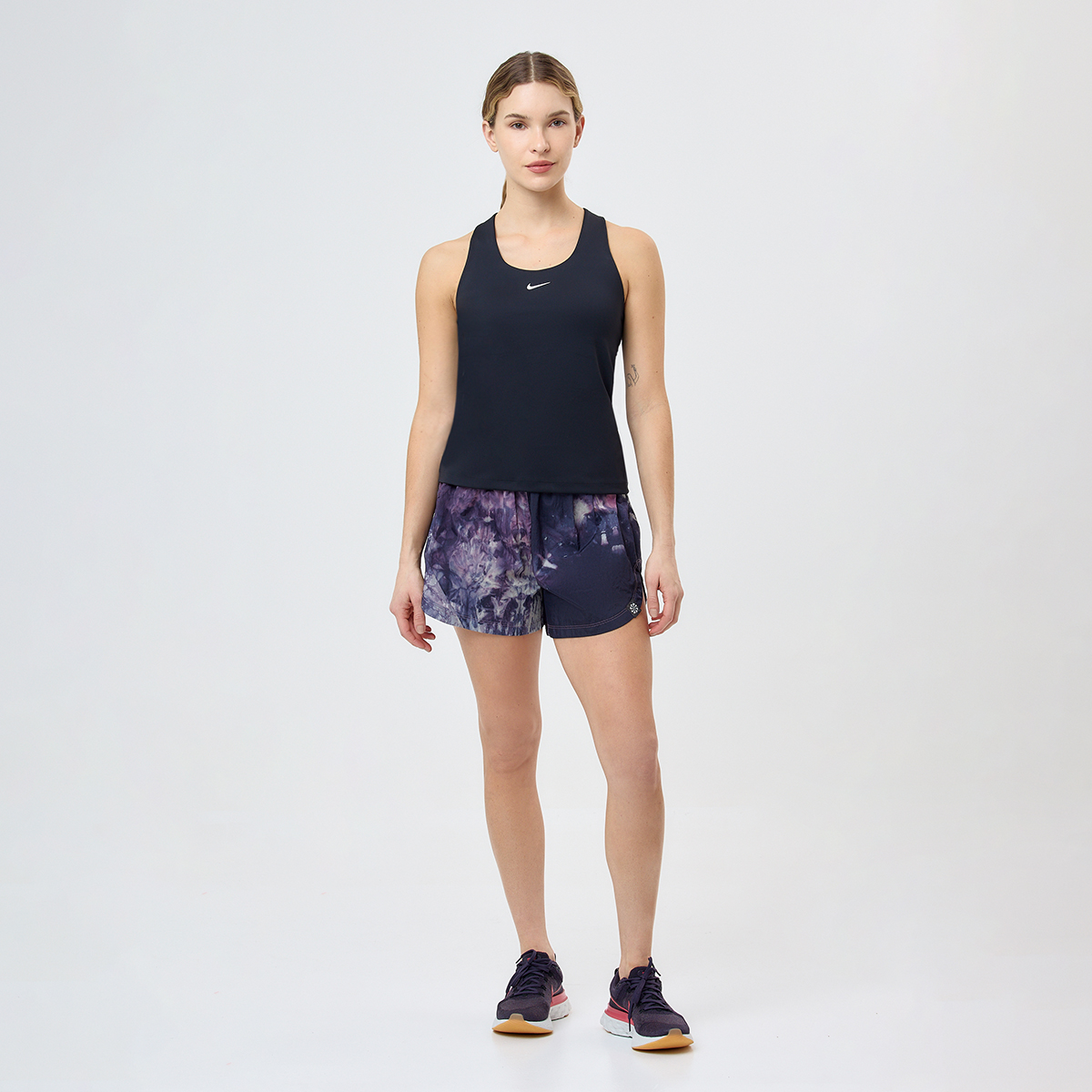 Musculosa Entrenamiento Nike Swoosh Mujer,  image number null