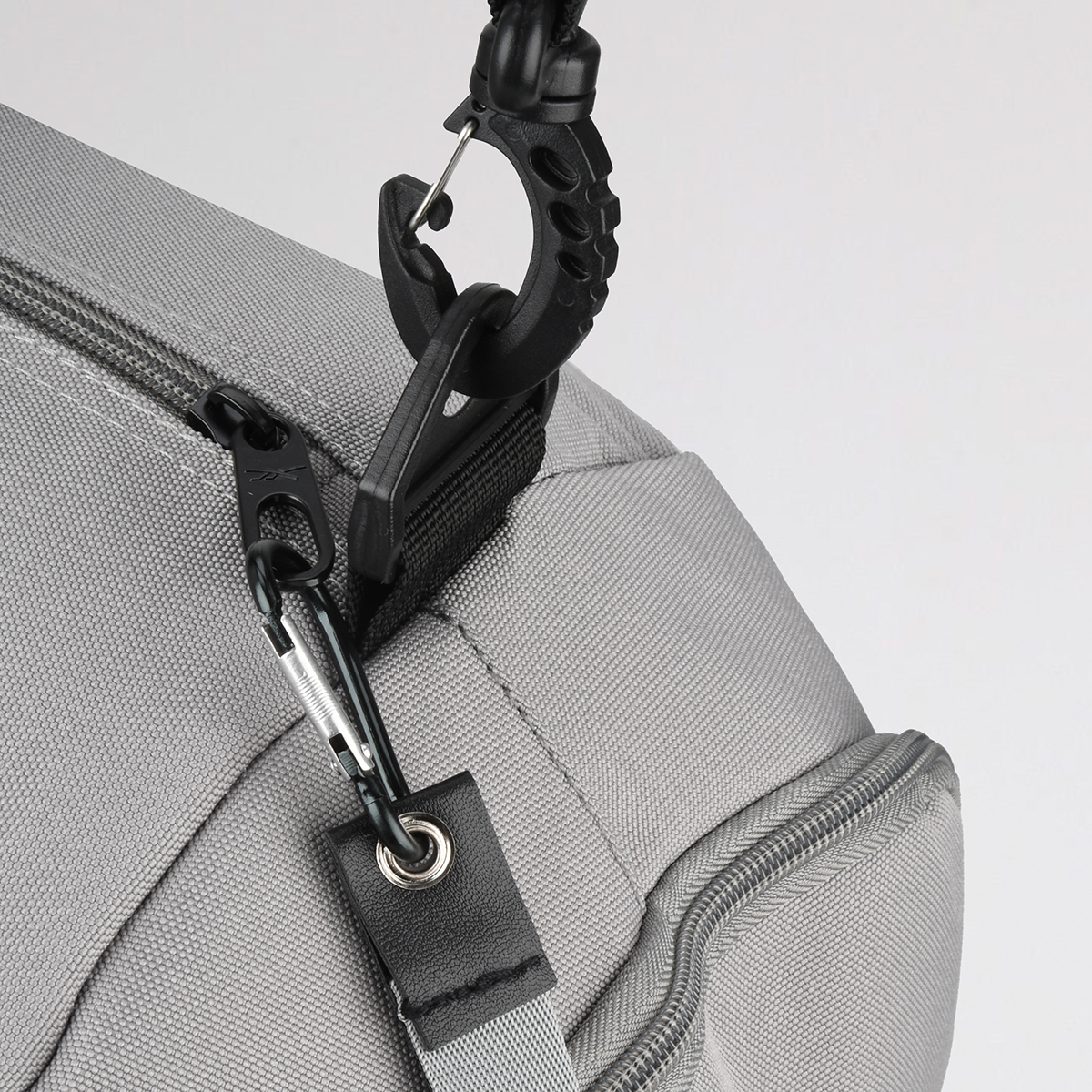 Bolso Poli&eacute;ster Reebok Pads Antideslizantes,  image number null