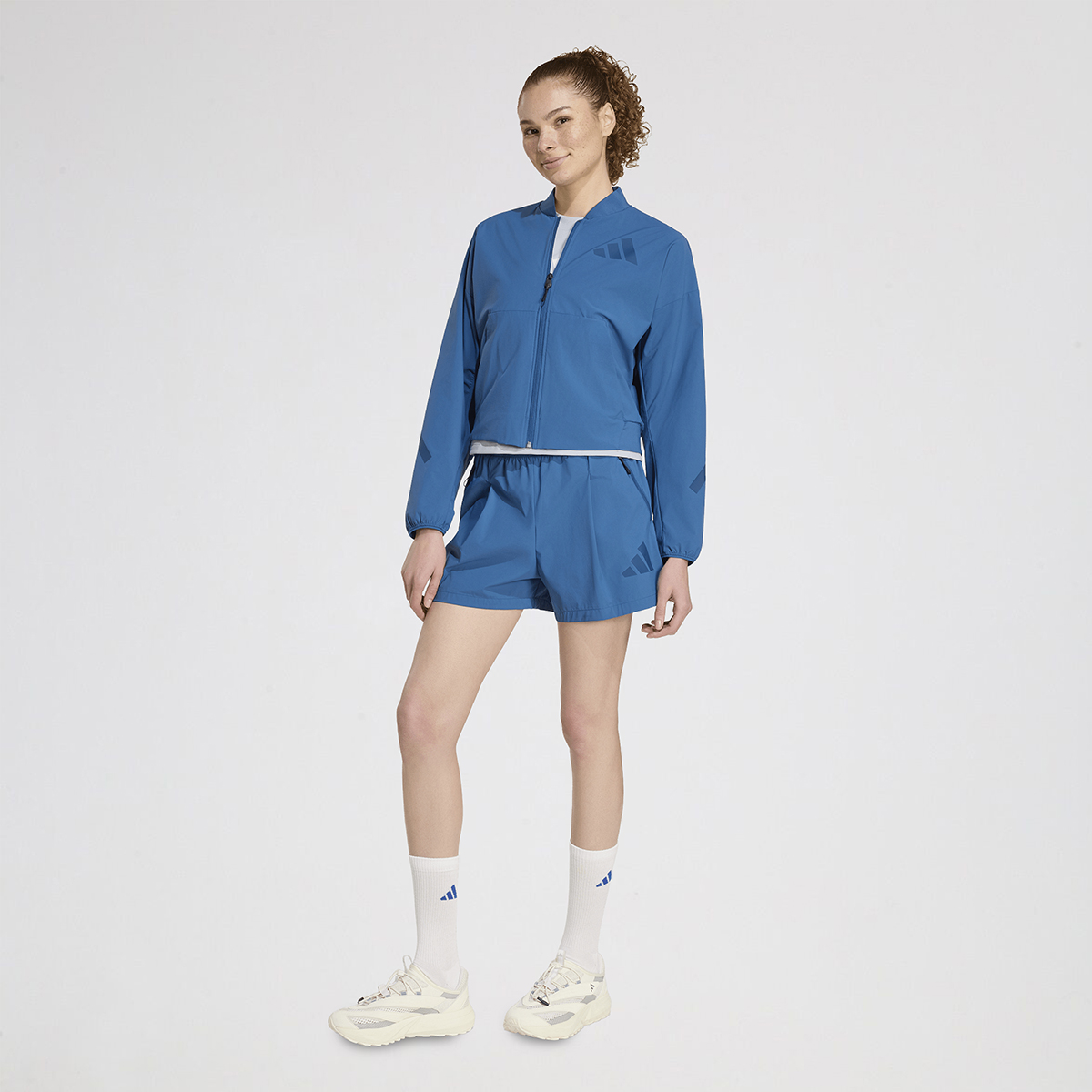 Short adidas Z.N.E. Woven Mujer con cord&oacute;n,  image number null