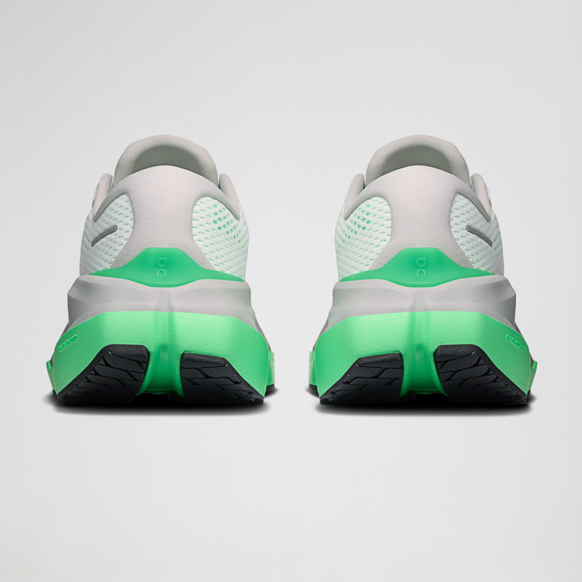 Zapatillas ON Cloudrunner Max Helion Mujer,  image number null
