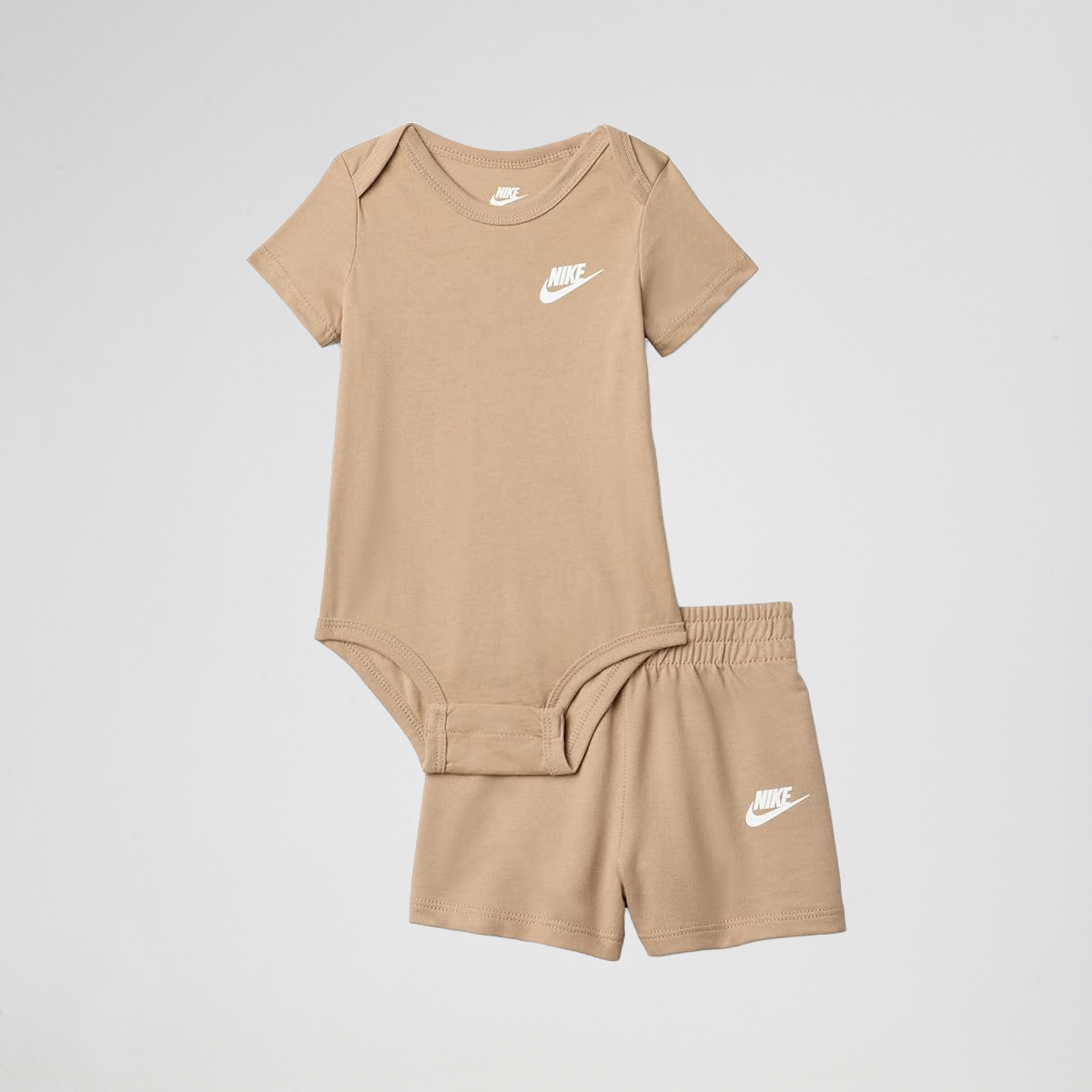 Conjunto Nike Neutral Club Infantil algod&oacute;n,  image number null