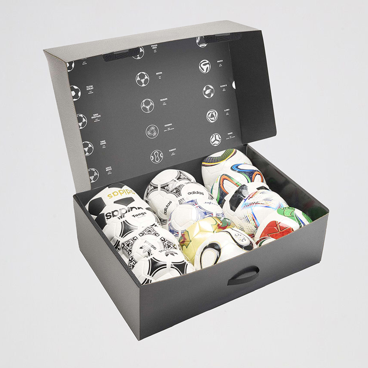 Set de Pelotas F&uacute;tbol adidas Historical Club Copa Mundial de la FIFA&trade;,  image number null