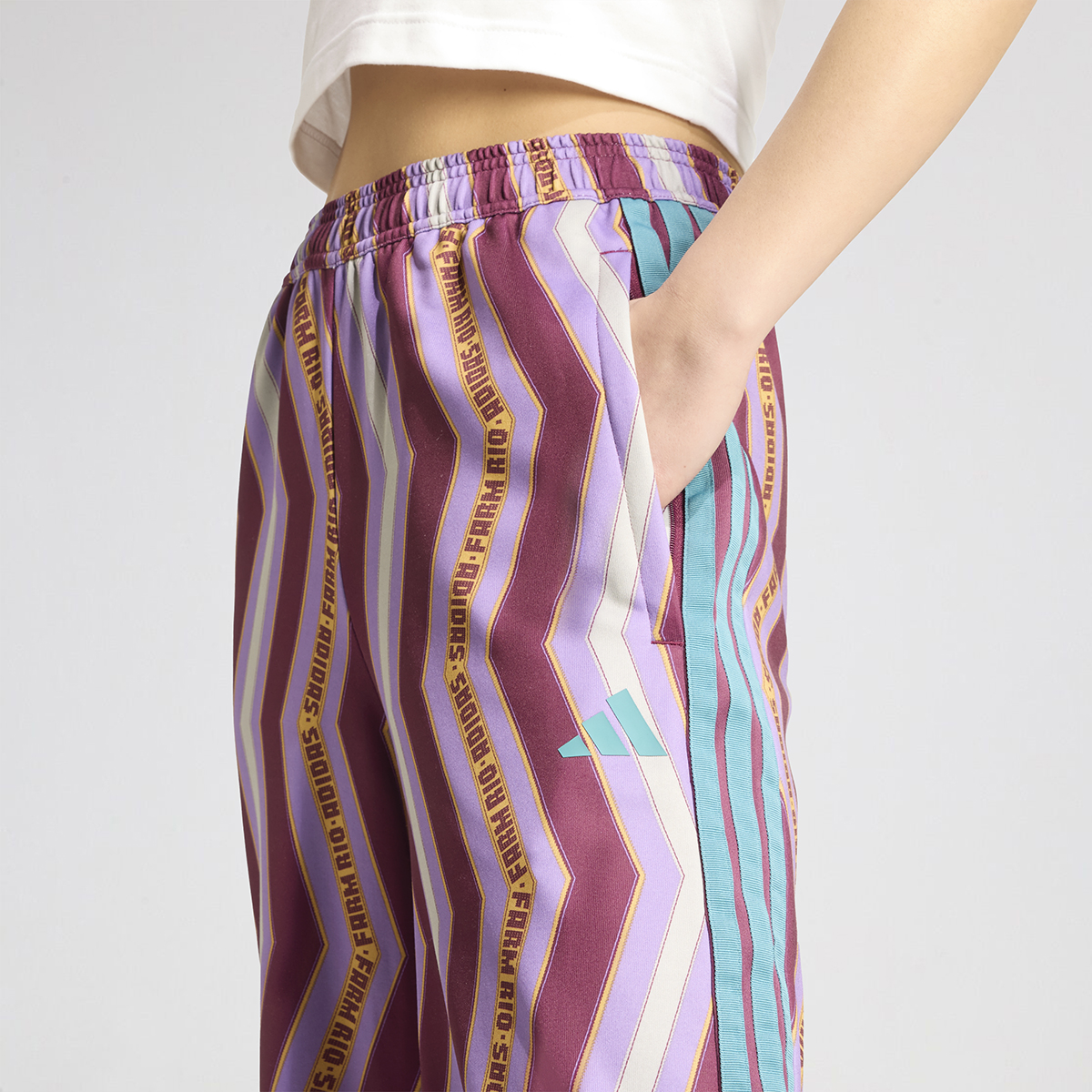 Pantalón adidas X FARM Tiro Mujer,  image number null