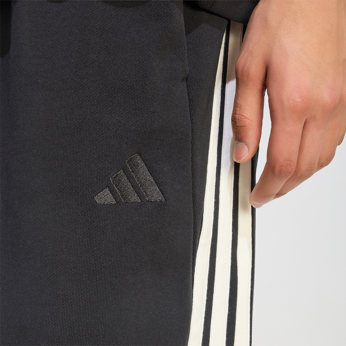 Pantal&oacute;n adidas Pu&ntilde;o Cl&aacute;sico KIT 3 Tiras Hombre,  image number null