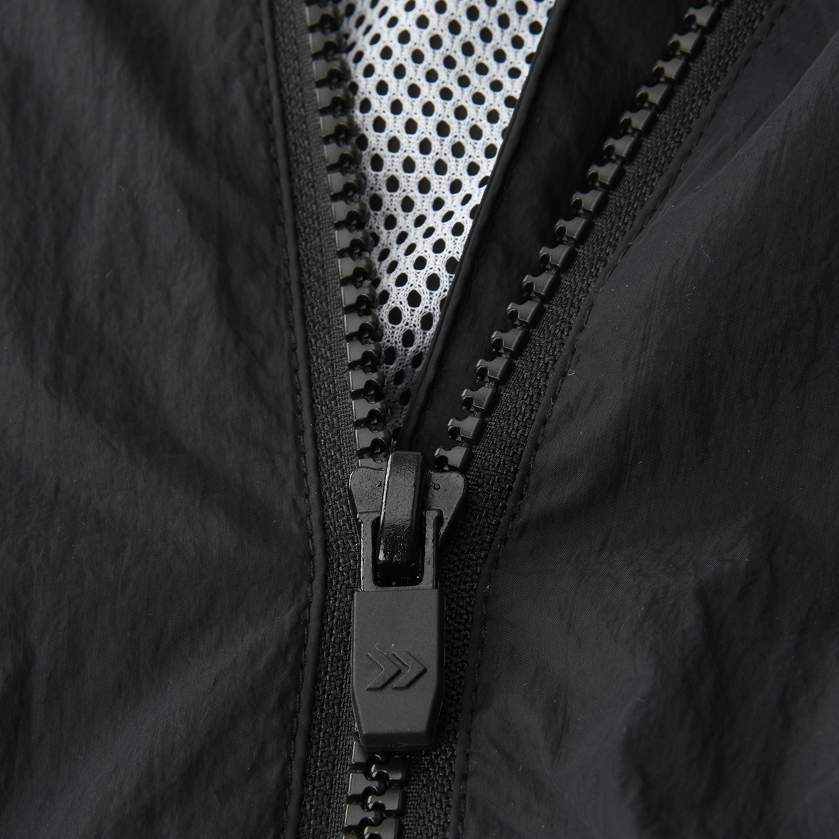 Campera Atomik Soft Windbreaker Ni&ntilde;a con capucha,  image number null