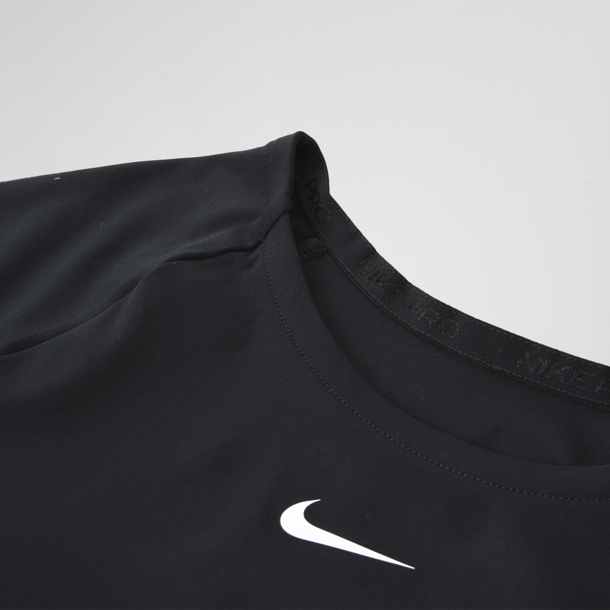 Top Nike Pro,  image number null