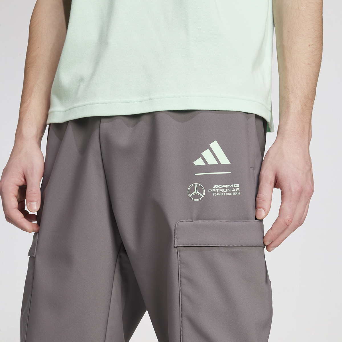 Pantalón adidas Mercedes AMG F1 Team Premium Hombre,  image number null