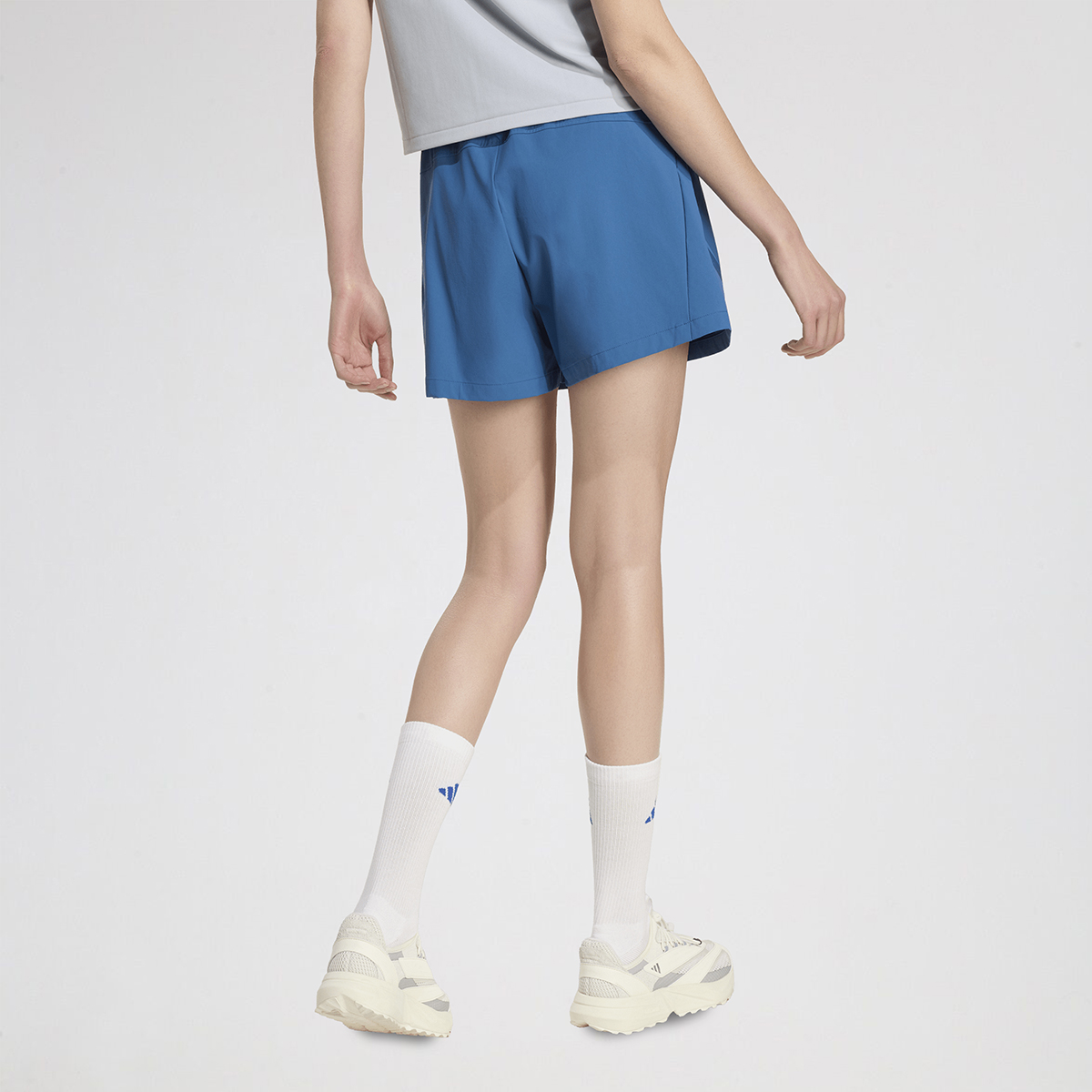 Short adidas Z.N.E. Woven Mujer con cord&oacute;n,  image number null