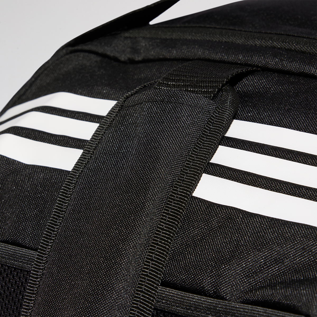 Bolso F&uacute;tbol adidas Tiro Duffle Mediano,  image number null