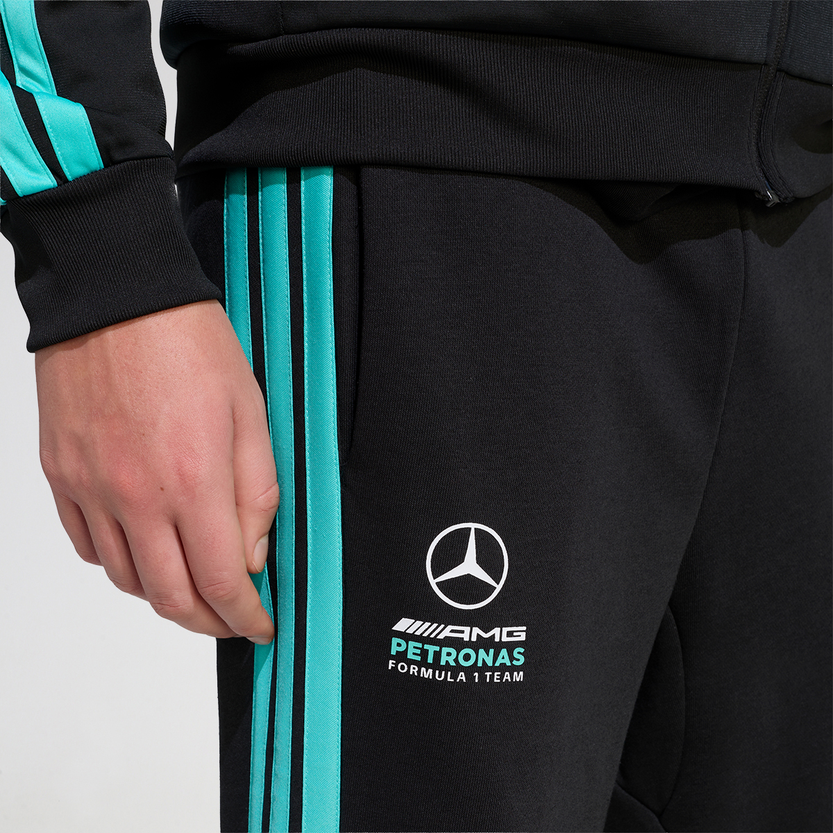 Pantal&oacute;n adidas Mercedez AMG Petronas F1 DNA,  image number null
