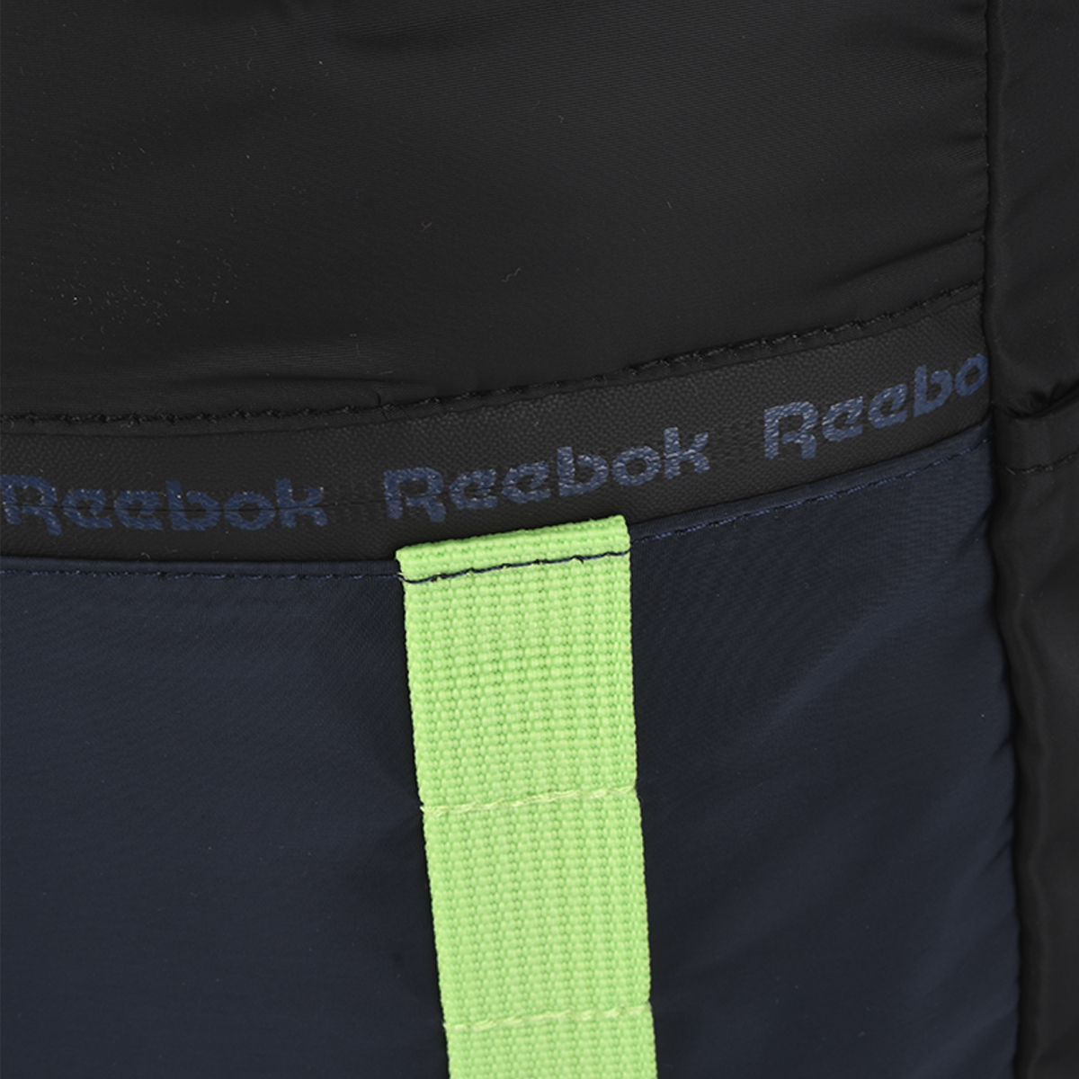 Mochila Reebok Nylon Tiras Ajustables con Bolsillos,  image number null