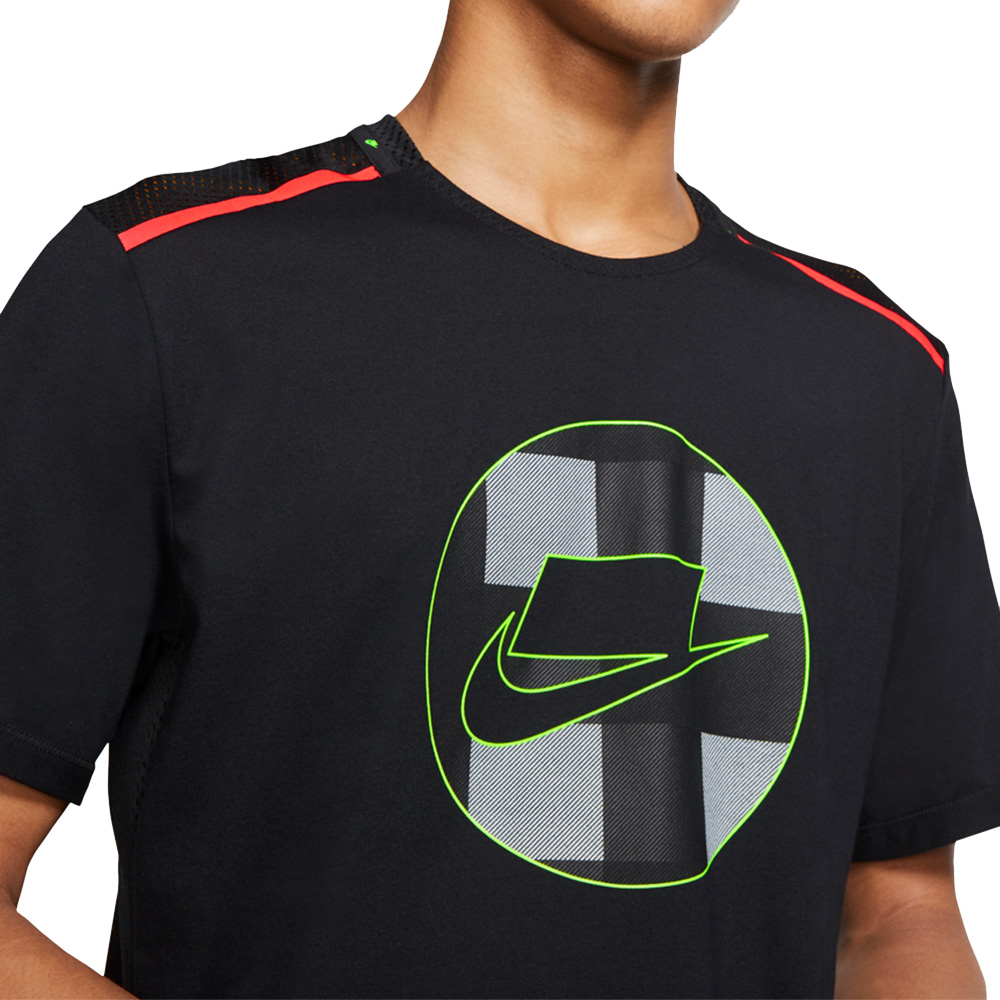 Мужские топы бег. Майка найк Wildrun. Мужская футболка для бега Nike Dri-Fit Rise 365. Nike Wild Run футболка. Рубашка Nike с коротким рукавом.